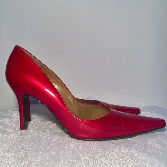 Stuart Weitzman Red Patent Leather Pump - Picture 4 of 7